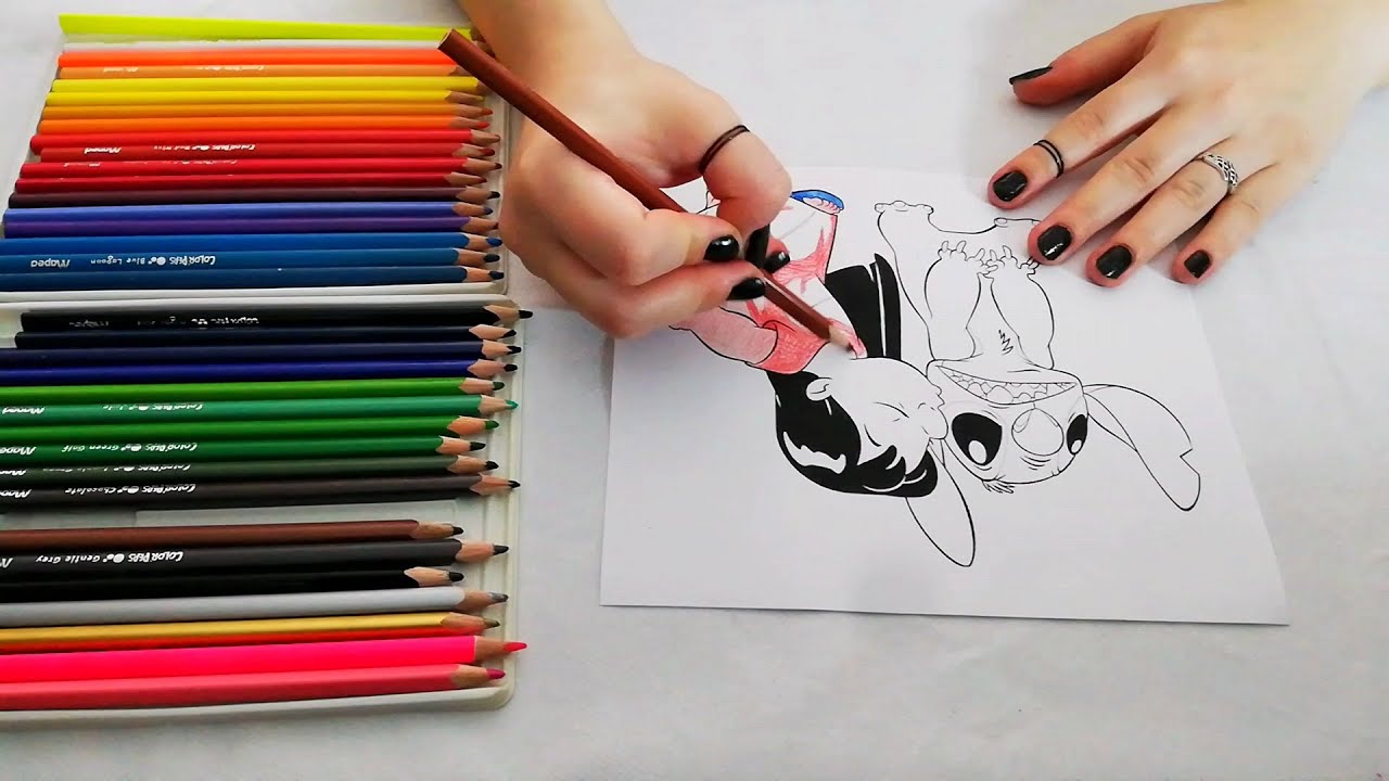 LILO ÉS STITCH SZÍNEZÉS ÉS RÁGÓZÁS - magyar ASMR /ceruza hangok, beszéd nélkül, rágó/