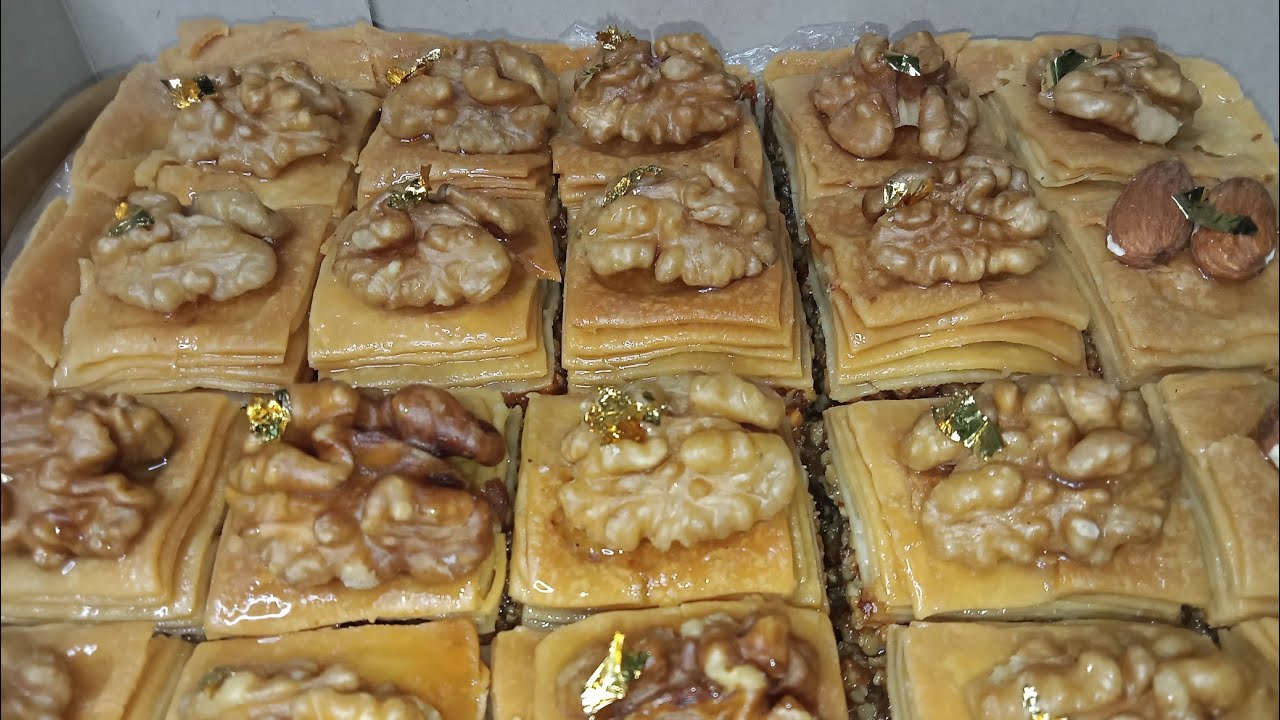 بقلاوة جزائرية حرة🇩🇿مقادير مضبوطة سر التوريق بدون آلة👌 و سر التحميرة و مدة الطهي بالتفصيل🥰
