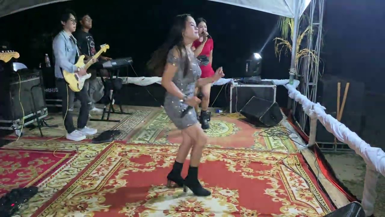 Cinta dari seberang cover bersama lia dan cici pramitha 