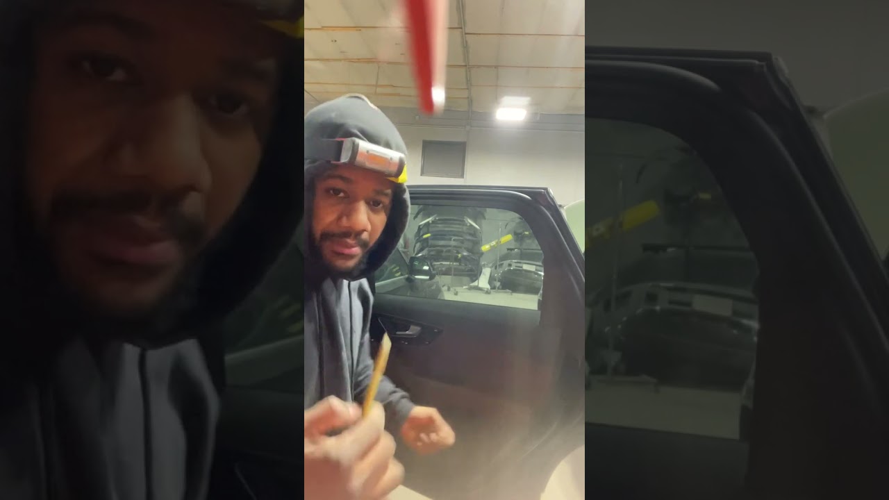 2017 Audi Q7 rear door Panel removal