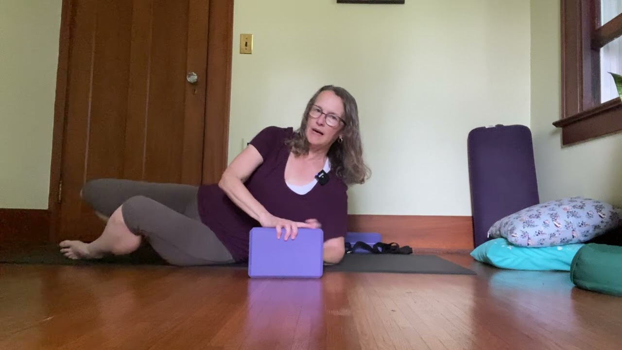 20 Minute Practice Gentle Yoga for Hips and Lower Back