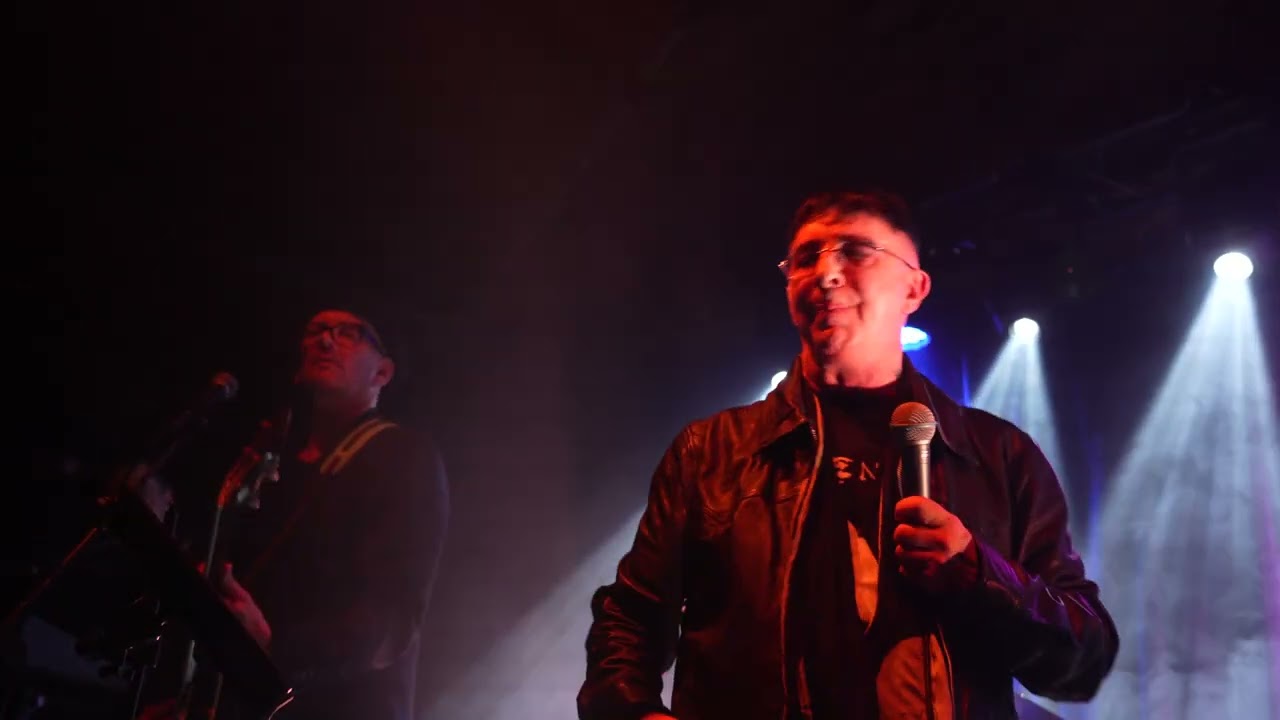 The Loveless - Dark White, The Trades Club - Hebden Bridge - 2025 12 14