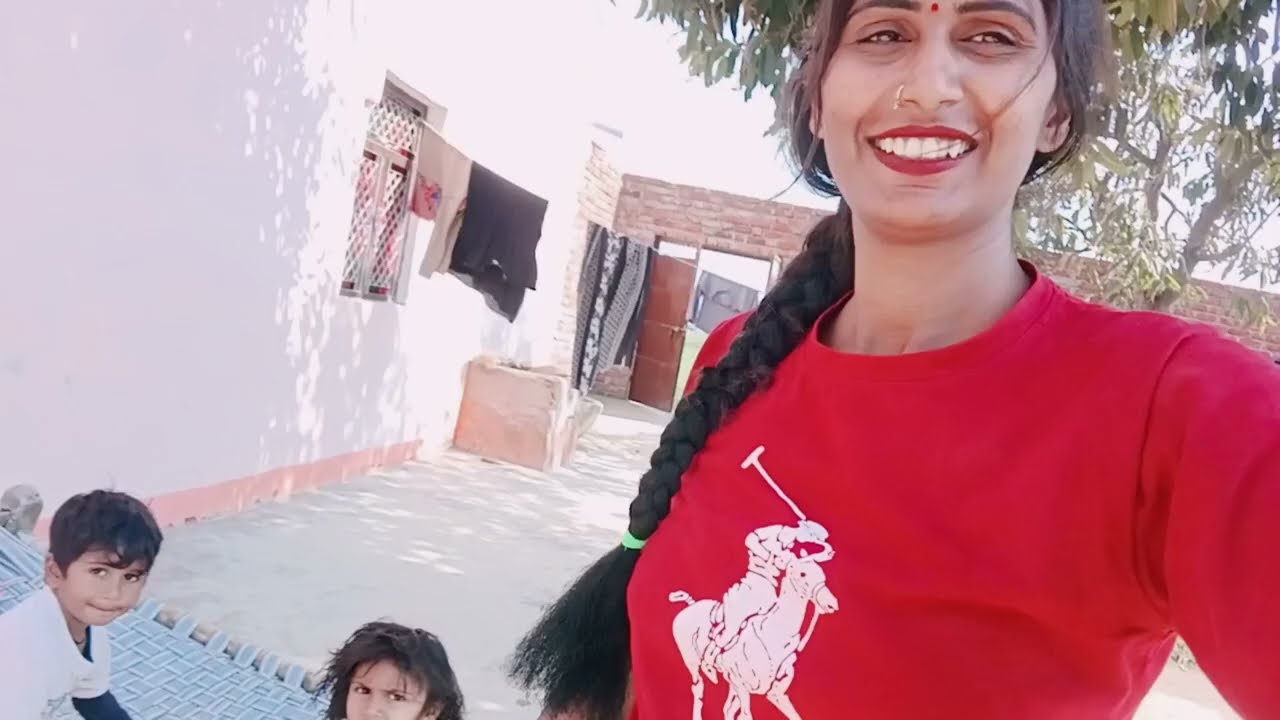 देखो फैमिली छोटे छोटे पिल्ला