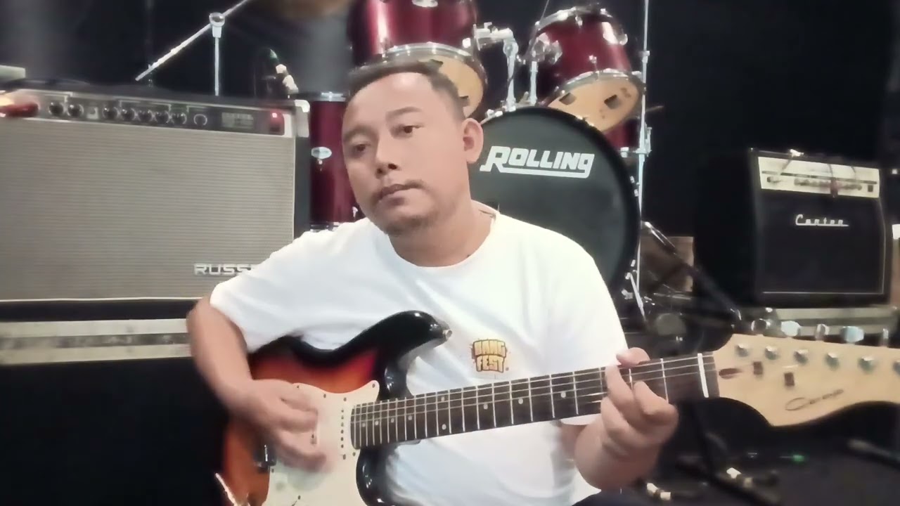 Посмотрите подержанную гитару Caraya Stratocaster | ГИТАРЫ НА ПРОДАЖУ
