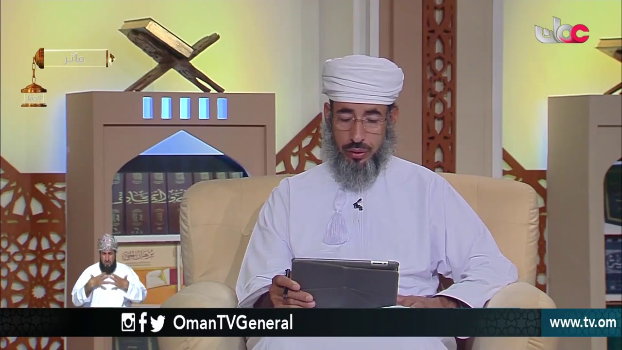 لا يريد أن يفرح بالعيد يريد أن يطيل الحزن على وفاة والده