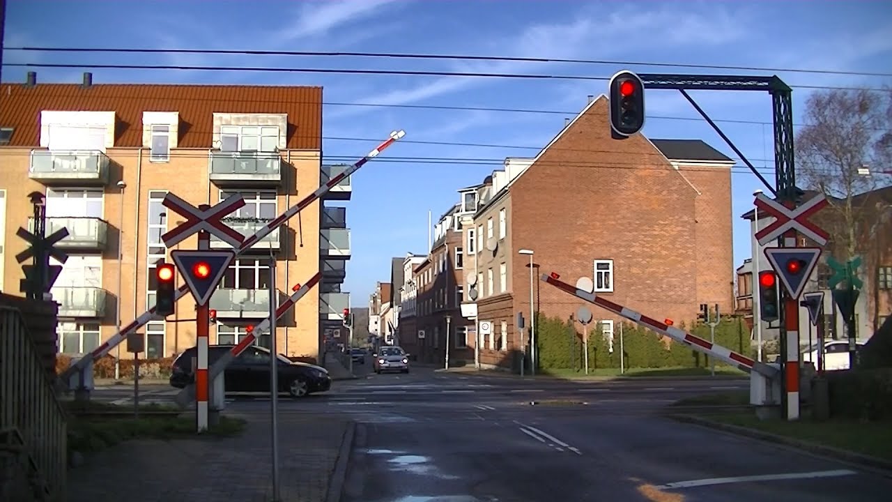 Spoorwegovergang Gråsten (DK) // Railroad crossing // Jernbaneoverskæring