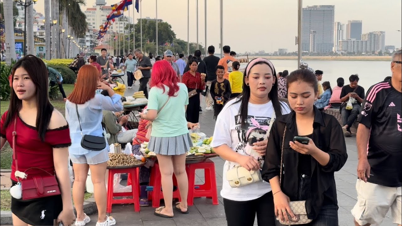 Phnom Penh Walking Tour - Lunar New Year 2025 - Cambodia Tourism