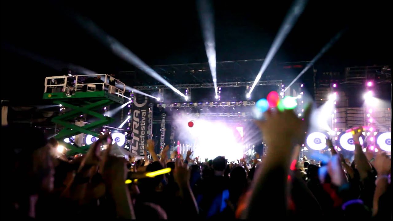 Ultra Music Festival 2011 - Deadmau5 Featuring Rob Swire Moar Ghosts 'n' Stuff Live