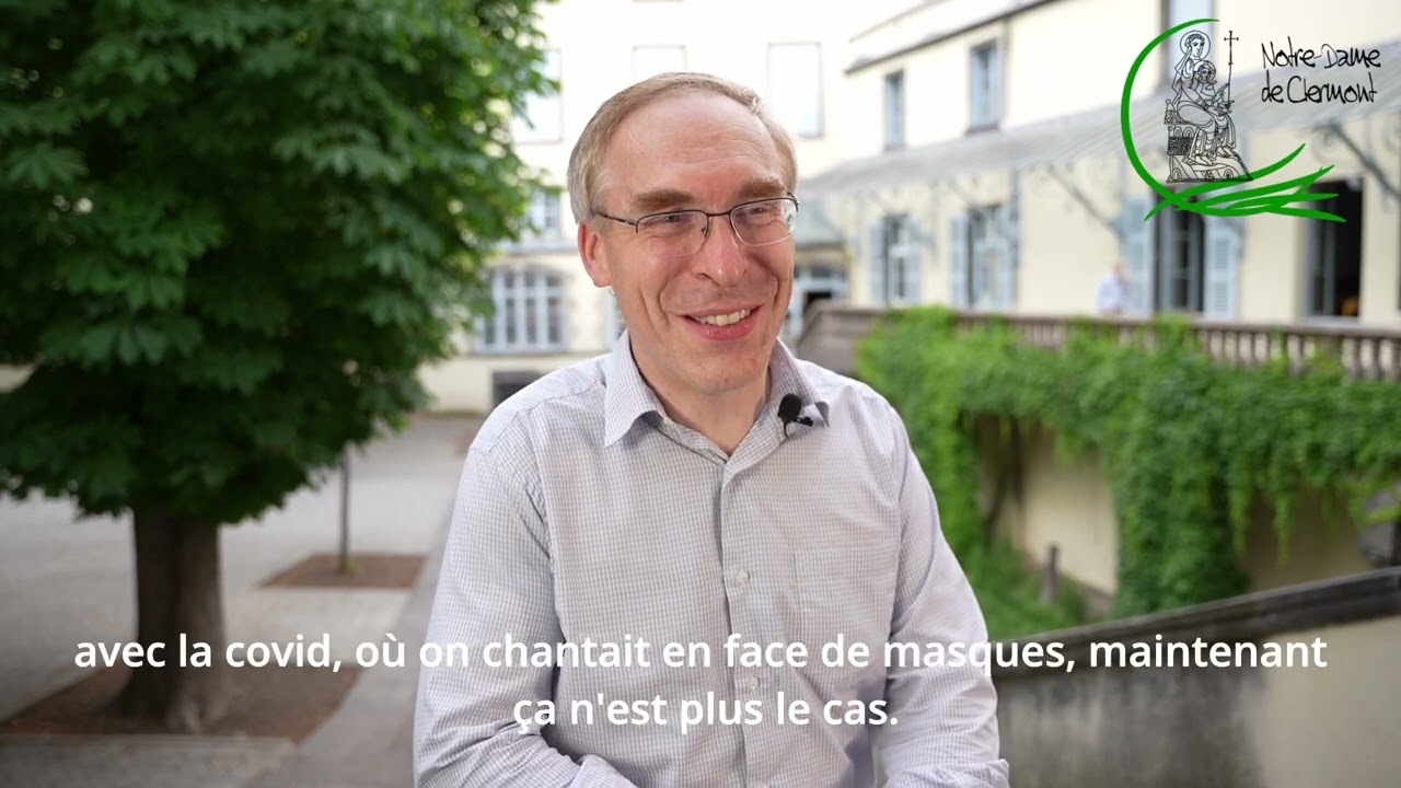 Pascal de la Motte animateur de chant en la la Basilique Notre Dame du Port