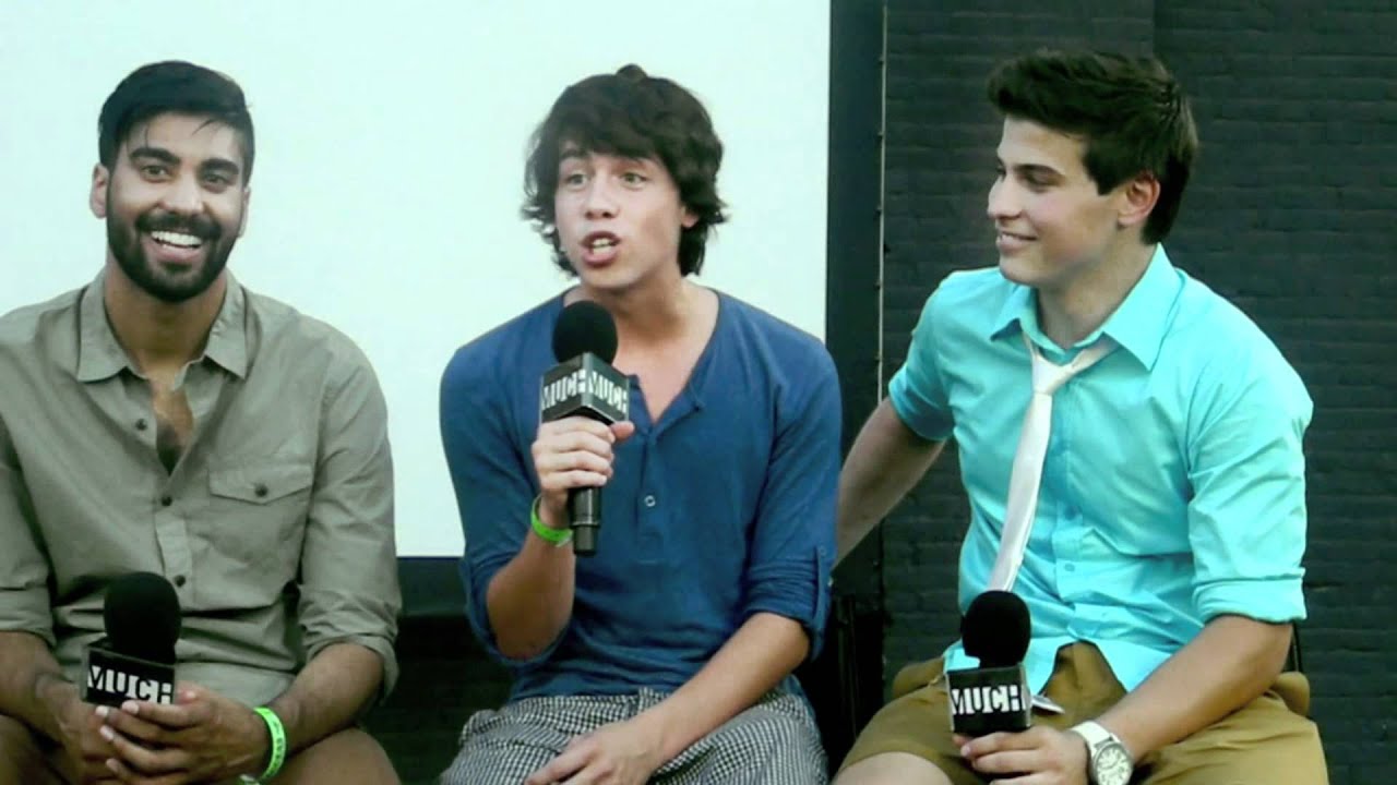 What kind of boyfriend is Munro Chambers?