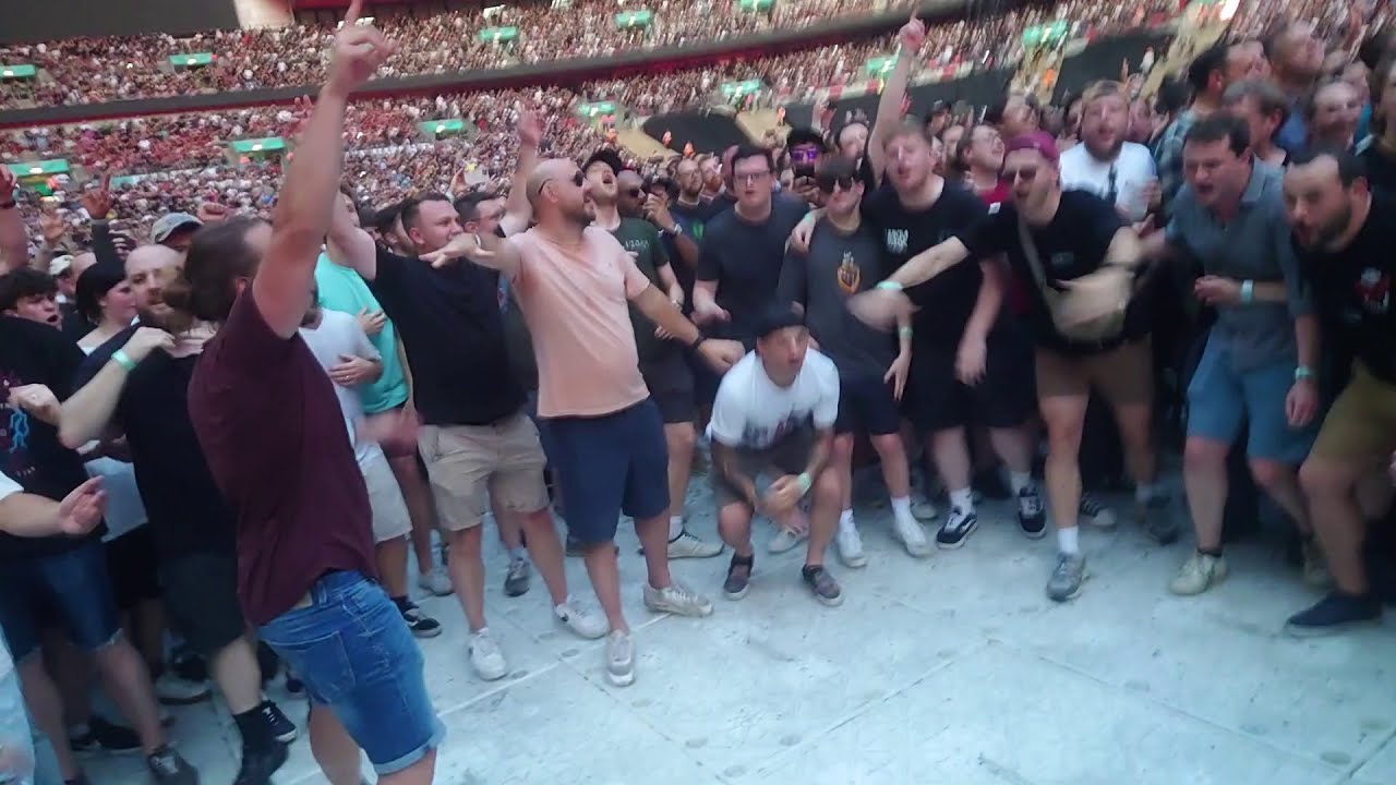 Linkin Park - One Step Closer LIVE at Wembley Stadium London [Moshvid]