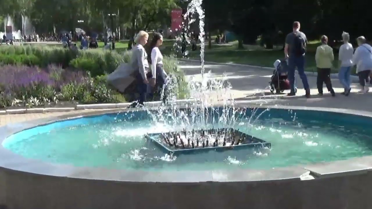 екатеринбург фонтан и 3 маленьких фонтанчика