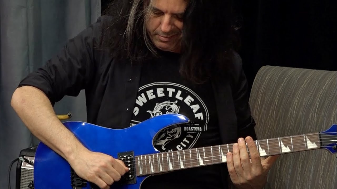 Alex Skolnick Shows Ray Suhy His Approach to Sweep Picking