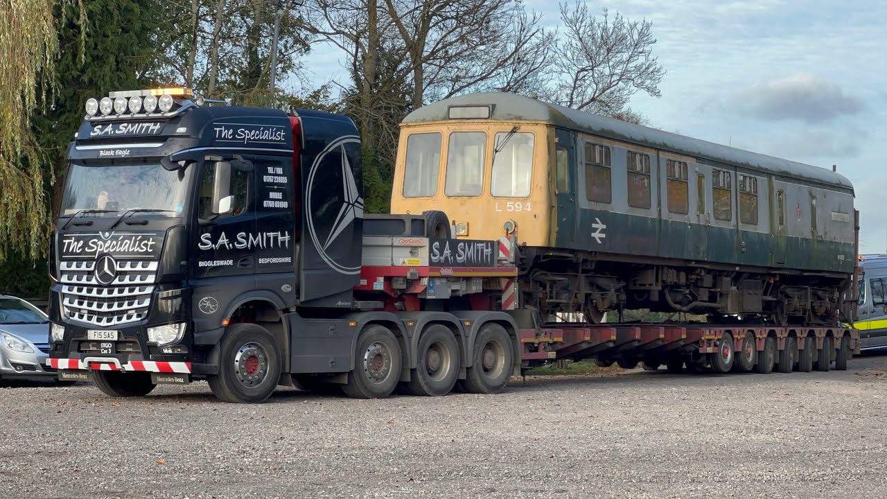 Class 119-1 W51073 arrives at the Swindon and Cricklade railway 11/11/24 ( Gloucester Railcar Trust)