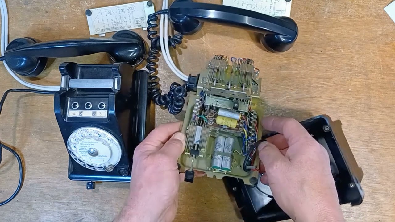Téléphone Intercom U43 350-0001 équipé d'un combiné S63