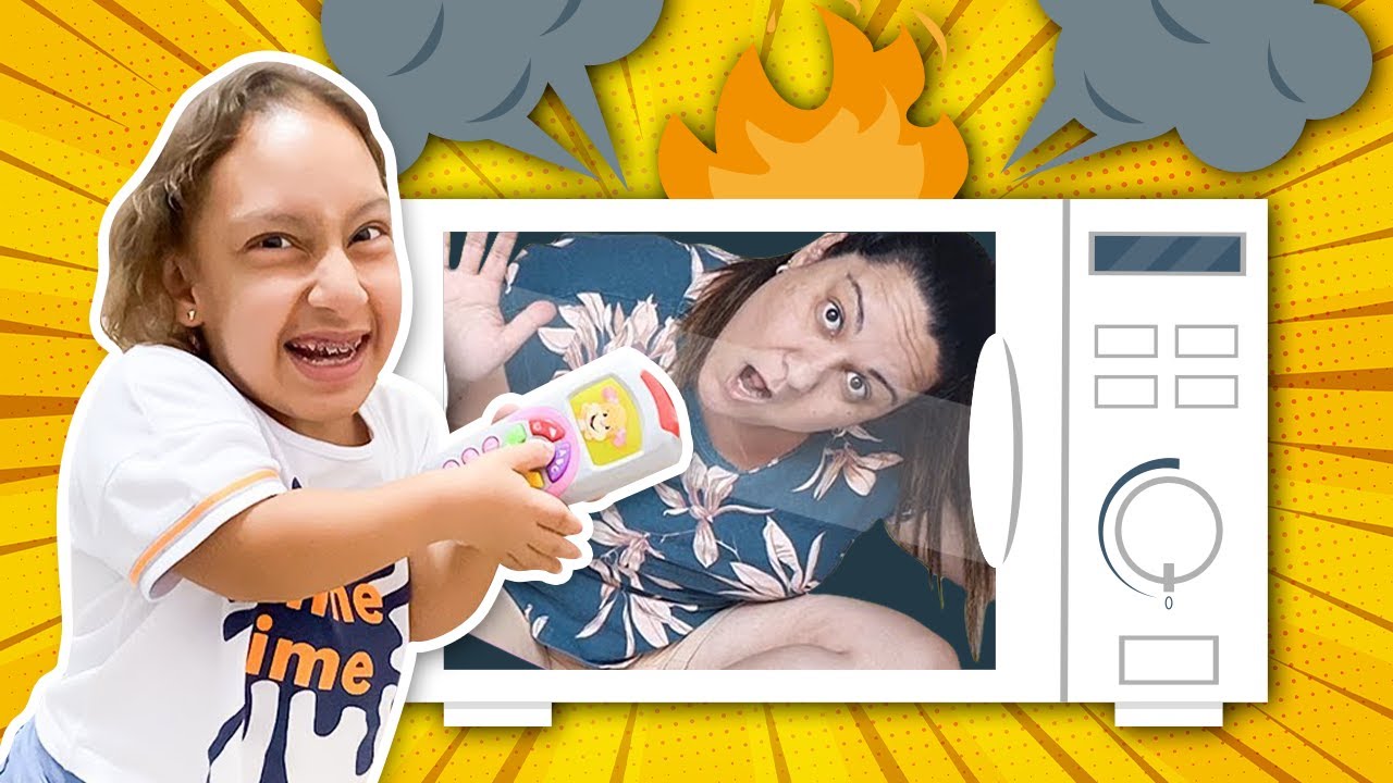 Maria Clara Finge Brincar com Controle Remoto e Microondas Mágico de Brinquedo - MC Divertida
