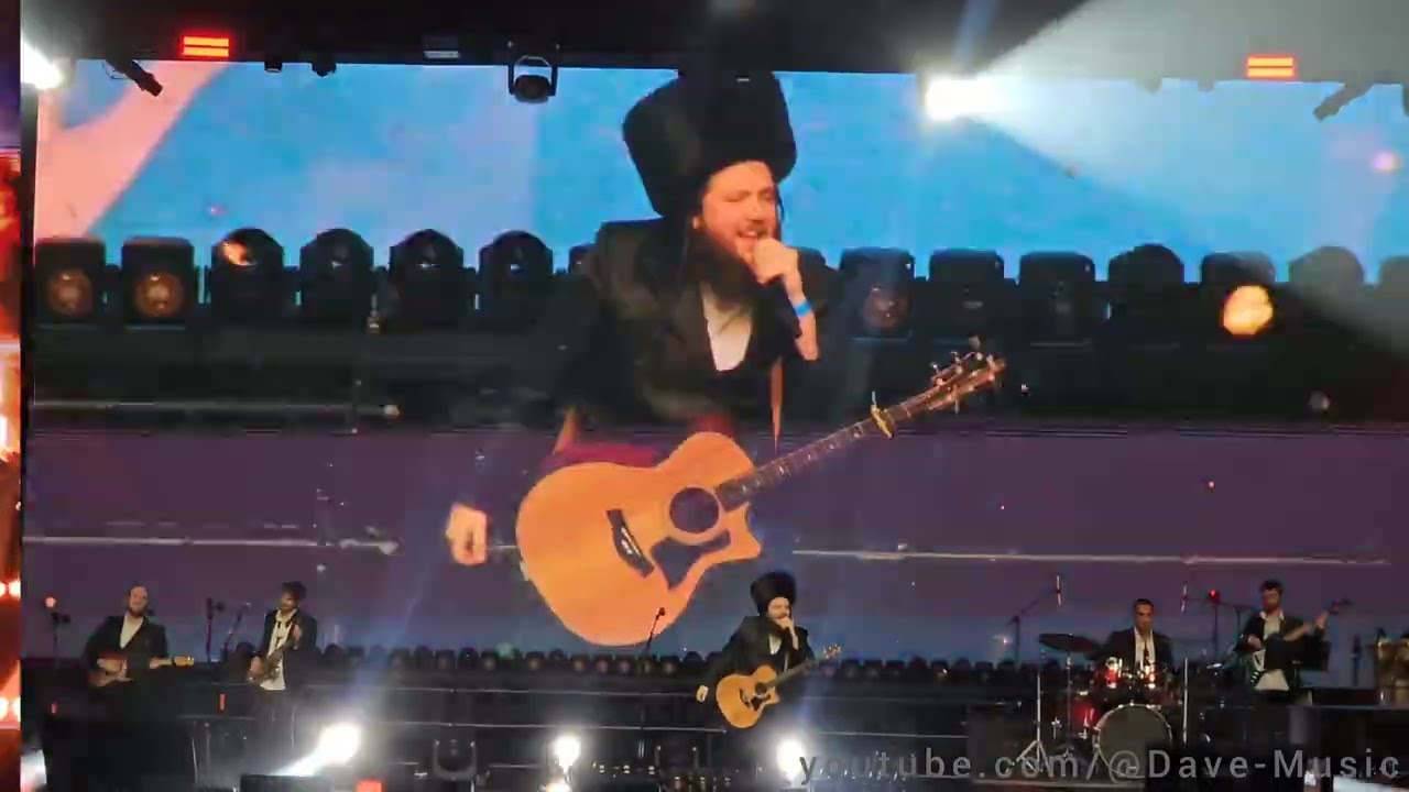 Yat Kislev Nafshi III concert of Kolel Chabad in Kings Theatre Brooklyn. י