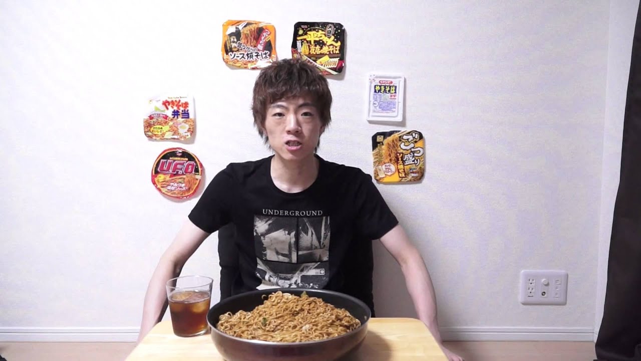 いろんな焼きそば混ぜて超大盛り焼きそば作ってみた！