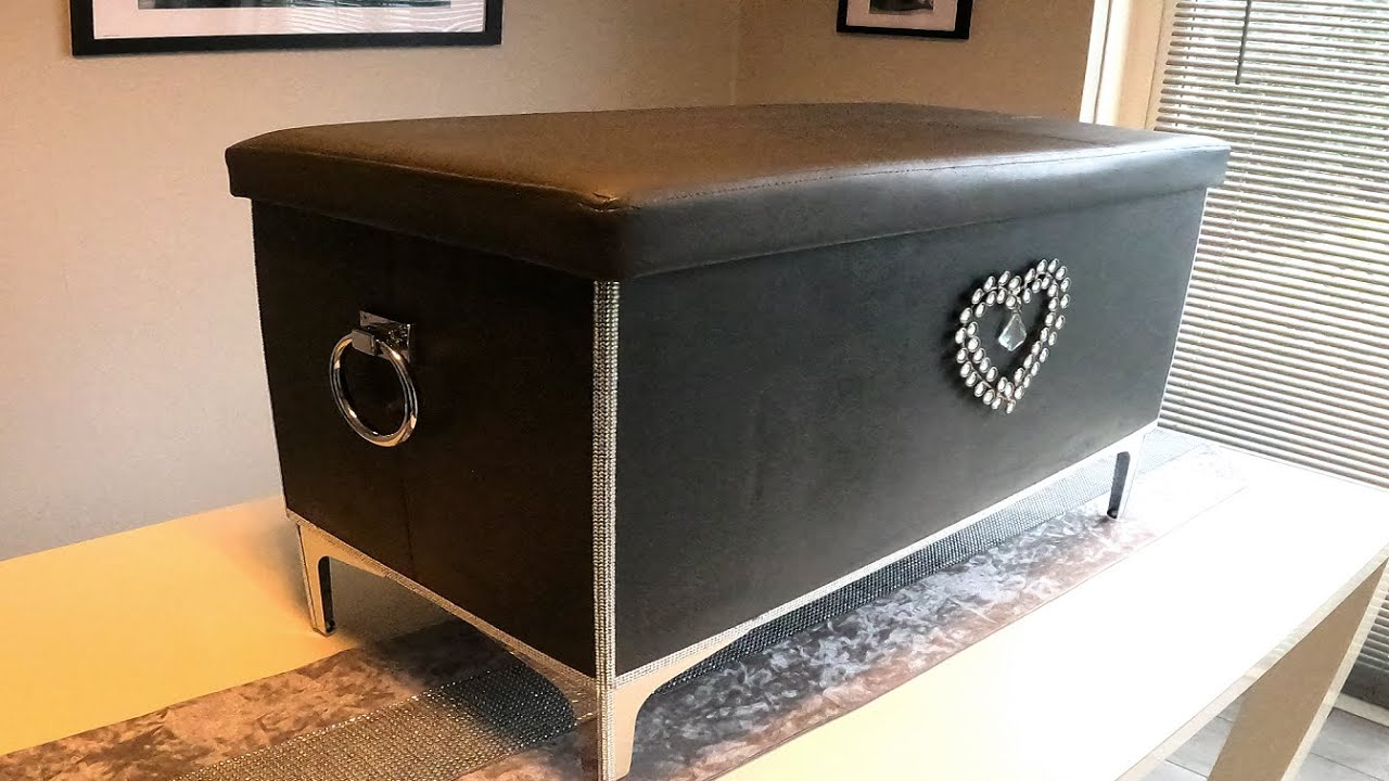 Leather Ottoman Transformation Using Frenchic Alfresco Paint