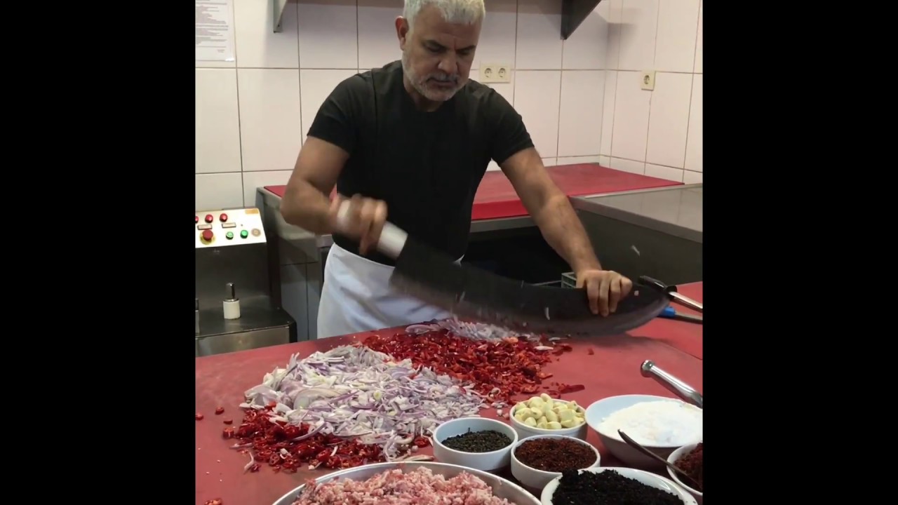 Kebapçı Mahmut'ta Mahmut Bingöl Usta'dan Çok Özel Bir Lahmacun Tarifi 👍