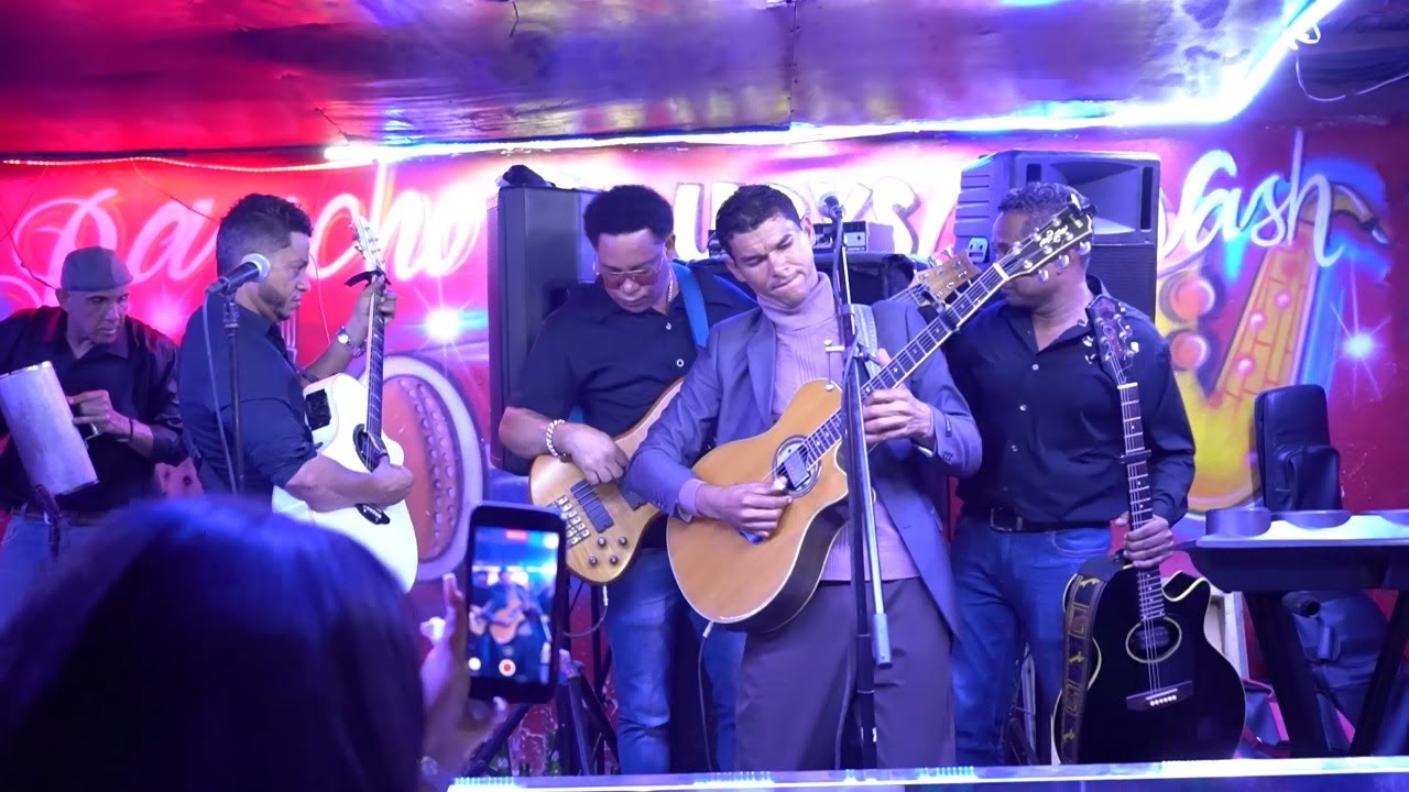 Jaime Zabala - El Que Tiene Su Mujer En NY En Vivo