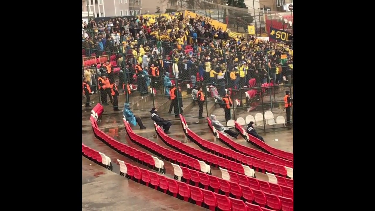 Ankaragücü tribünü Balıkesirde