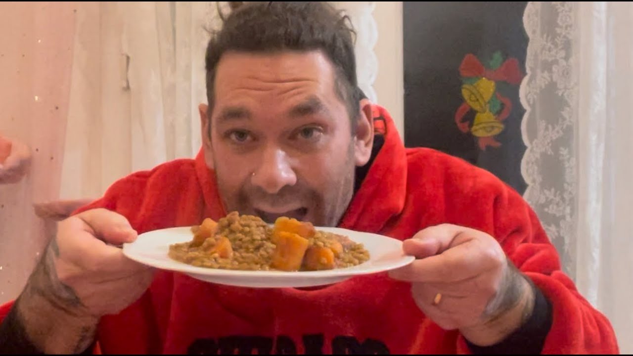 MEGA EATING SHOW MUKBANG PORCELLOSO CON COTECHINO E LENTICCHIE!!!!