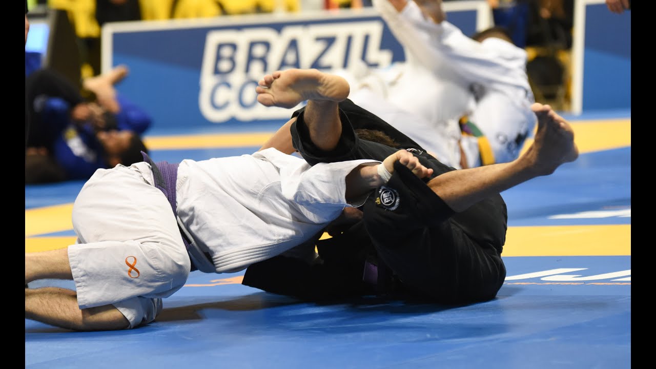 A Deep Dive Into Guard Passing. Part 2: The Cross Grip / 