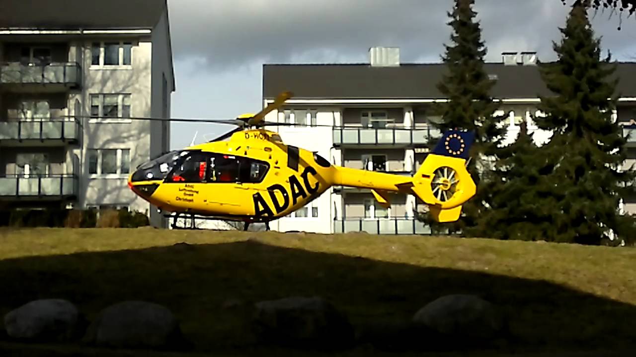 EC 135 Christoph Hansa  D-HOPI Take Off Hamburg