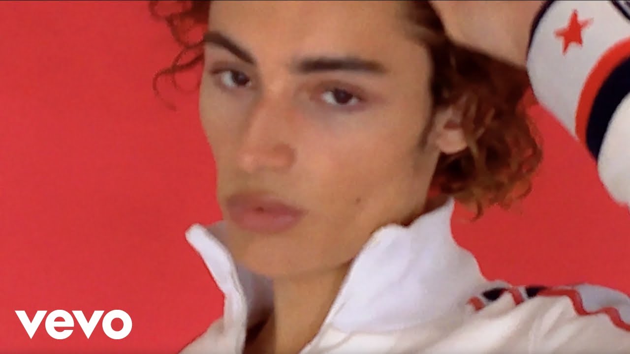 Benicio Bryant - Lips (Official Visualizer)