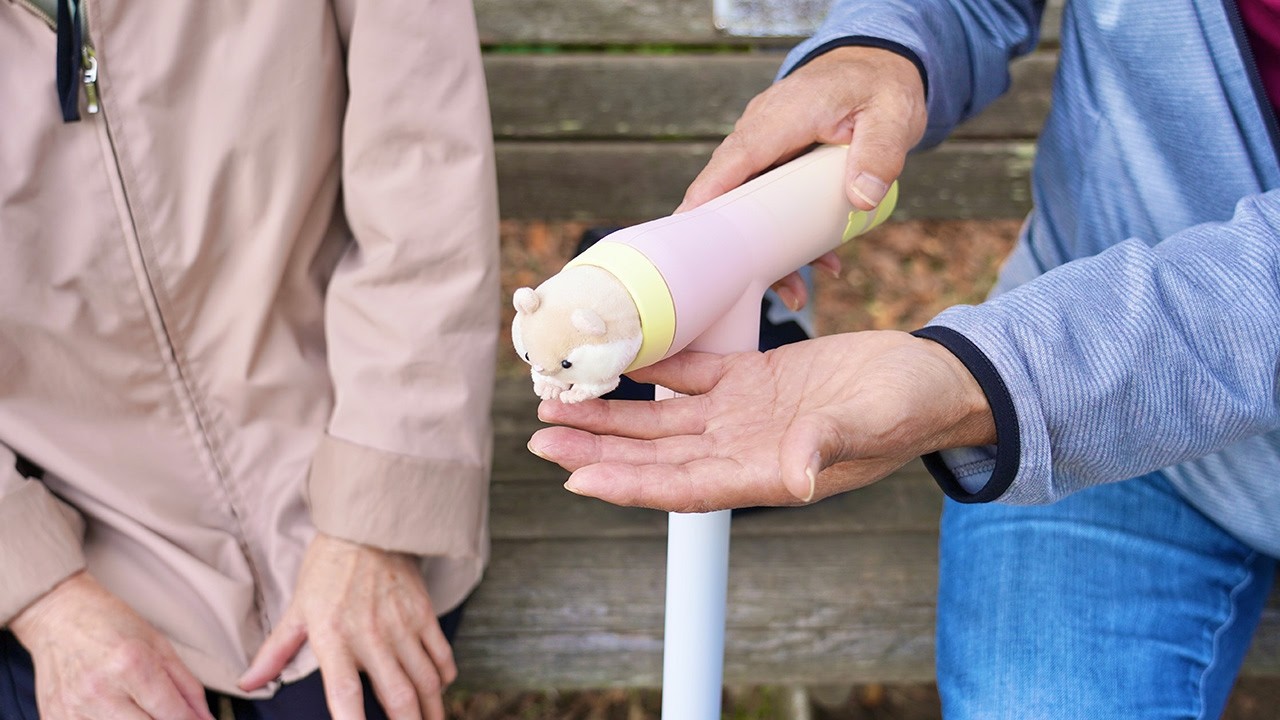 Partner Stick：高齢者の情緒的支援を目的とする歩行器デバイス