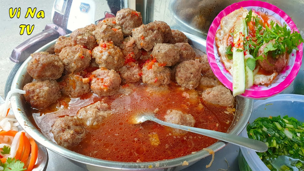 Xe bánh mỳ xíu mại giá bình dân nhưng chất lượng thì tuyệt đỉnh - Vi Na TV