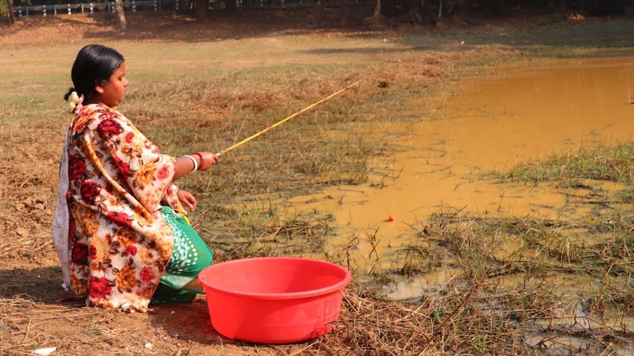 Fish Hunting || Brave village girl fishing alone with a hook in a forest pond || Best hook trap