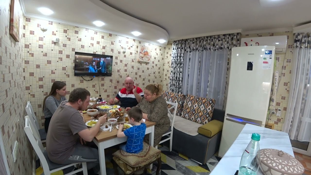 ВСТРЕЧАЮ РОДНЫХ/ПРИШЛИ ДЕТИ С ВНУКОМ/НАКРЫЛА ВКУСНЫЙ СТОЛ/ПО ДОМАШНЕМУ ОТМЕТИЛИ ДЕНЬ РОЖДЕНИЯ САНЬКА