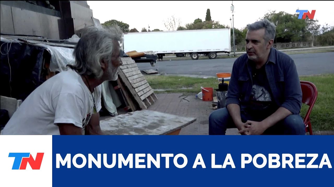 EL MONUMENTO DE COSTANERA SUR SE VOLVIÓ EN UN REFUGIO DE PERSONAS EN SITUACIÓN DE CALLE