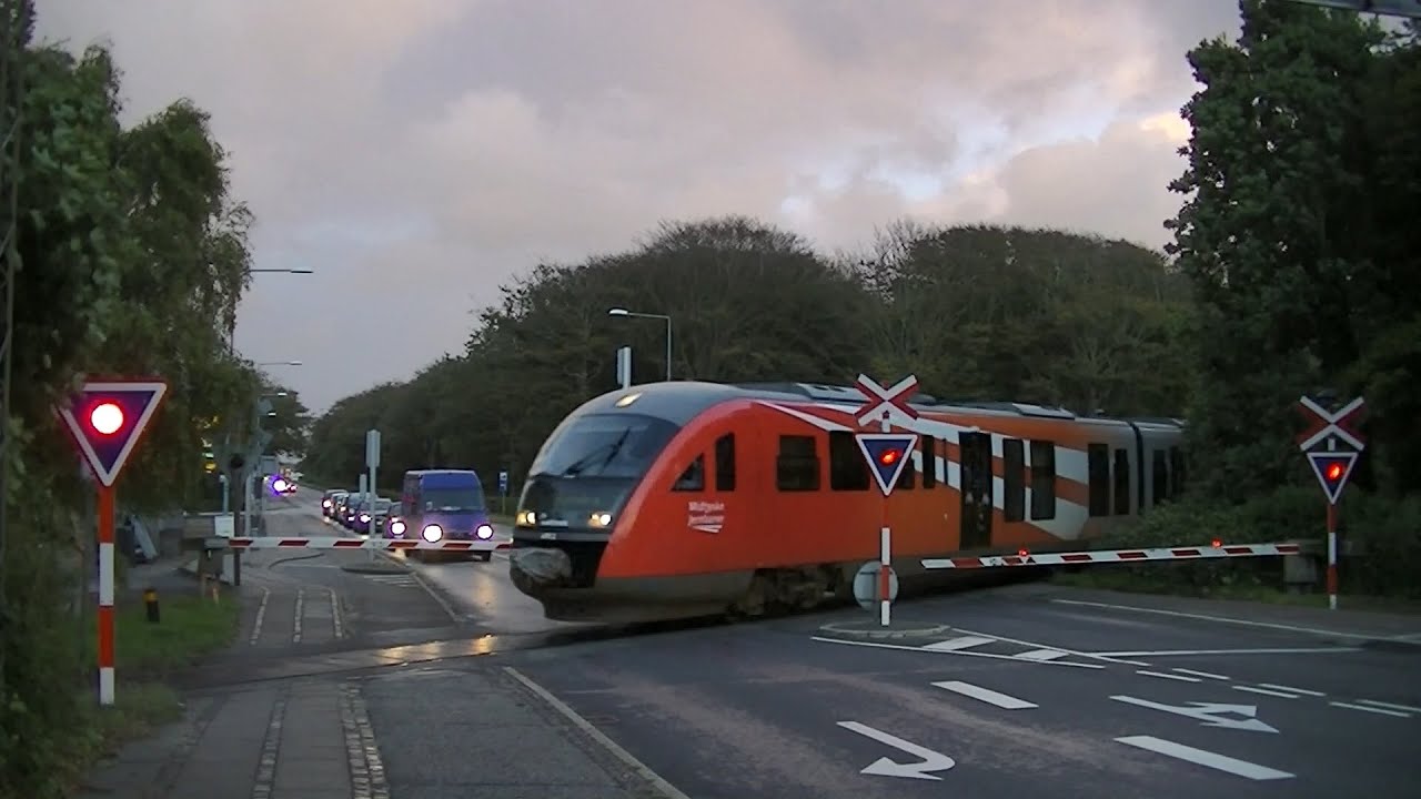 Spoorwegovergang Ringkøbing (DK) // Railroad crossing // Jernbaneoverskæring