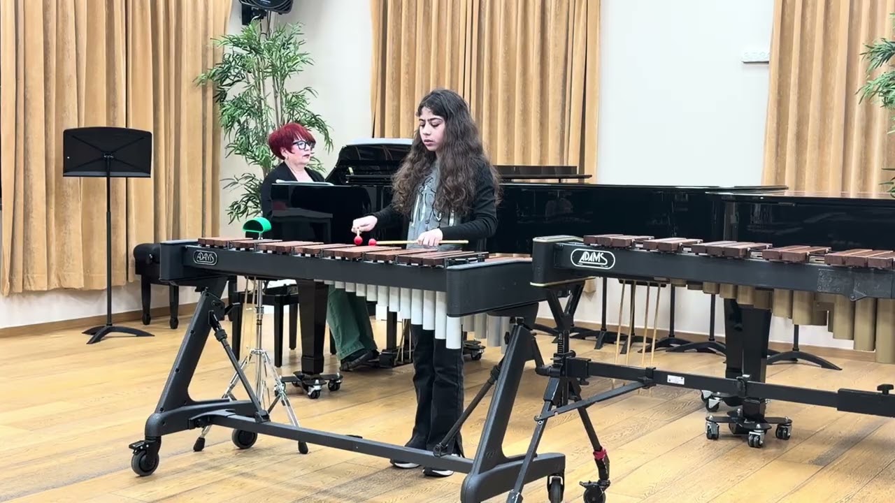 Rinni Hadar - The musical clock - Wally Barnett