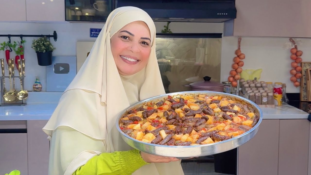 بالسجق والبطاطس هاتعملوا اسهل واسرع غدوه من غير تعب ولا مجهود