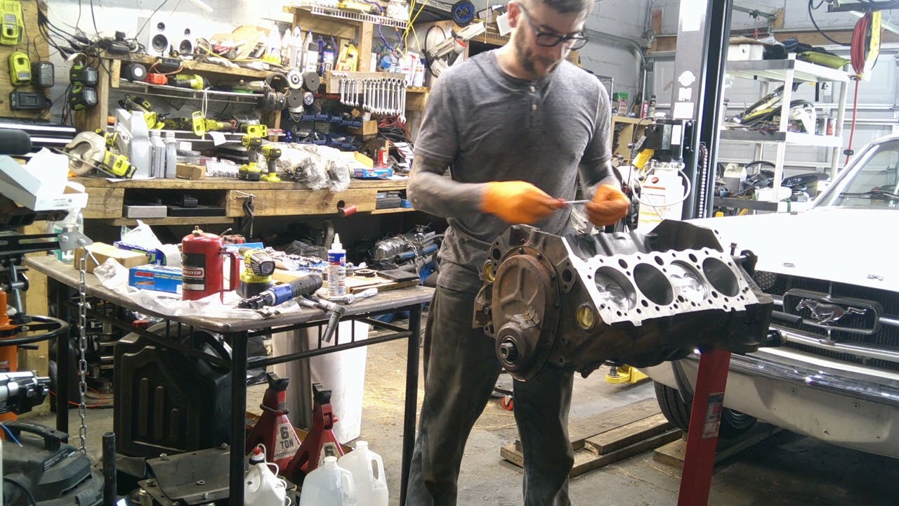 Small Block Chevy 350 Build Pt. 8 | Installing Camshaft and timing components