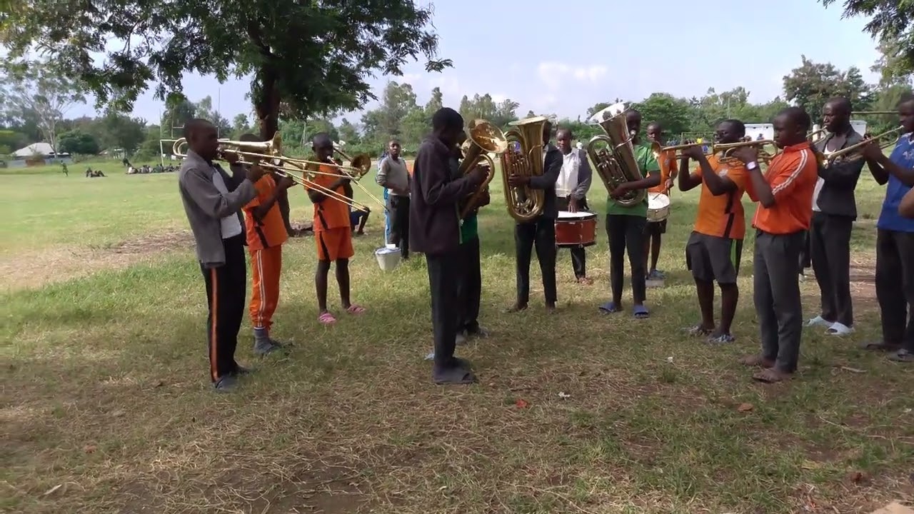 Onjiko high school performing Matata ya Muasi by Madilu system.