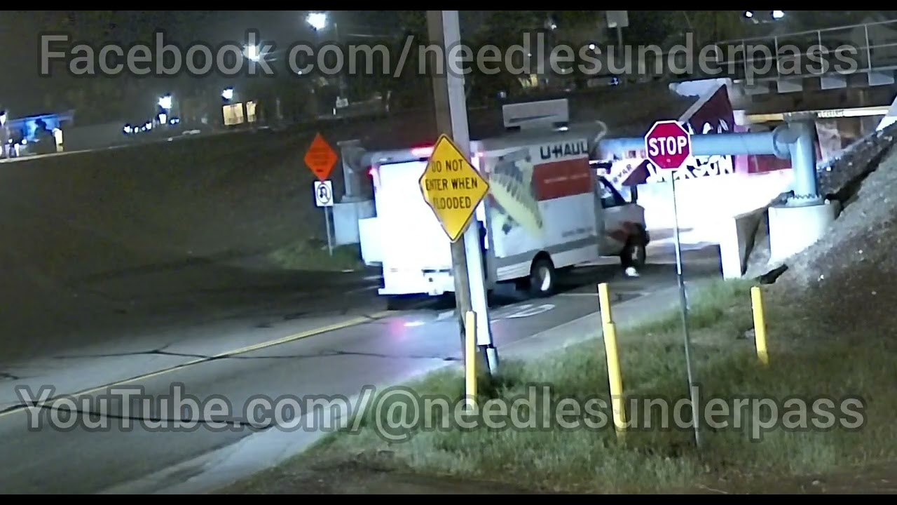 Uhaul plows into bridge barrier. Full send! 🫣
