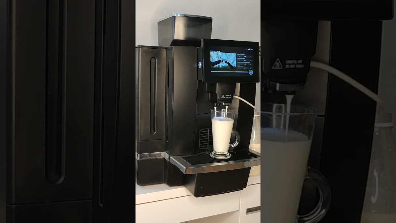 Приготовление латте на кофемашине KAFFIT K95L
