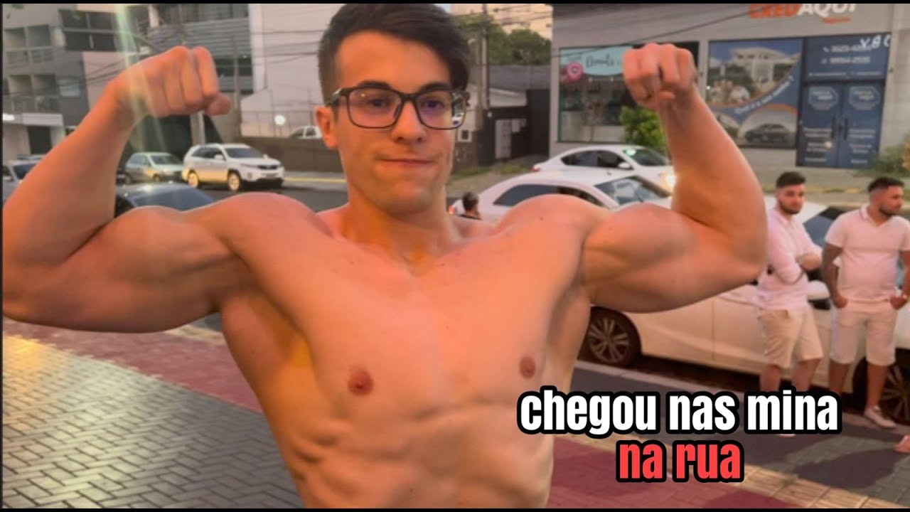 toguro encontrou o super man em frente a balada