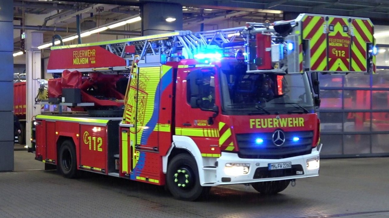 [NEUE GENERATION DREHLEITER!] - FEUERWEHR MÜLHEIM an der RUHR | RÜSTZUG, FF...uvm | EINSATZFAHRTEN