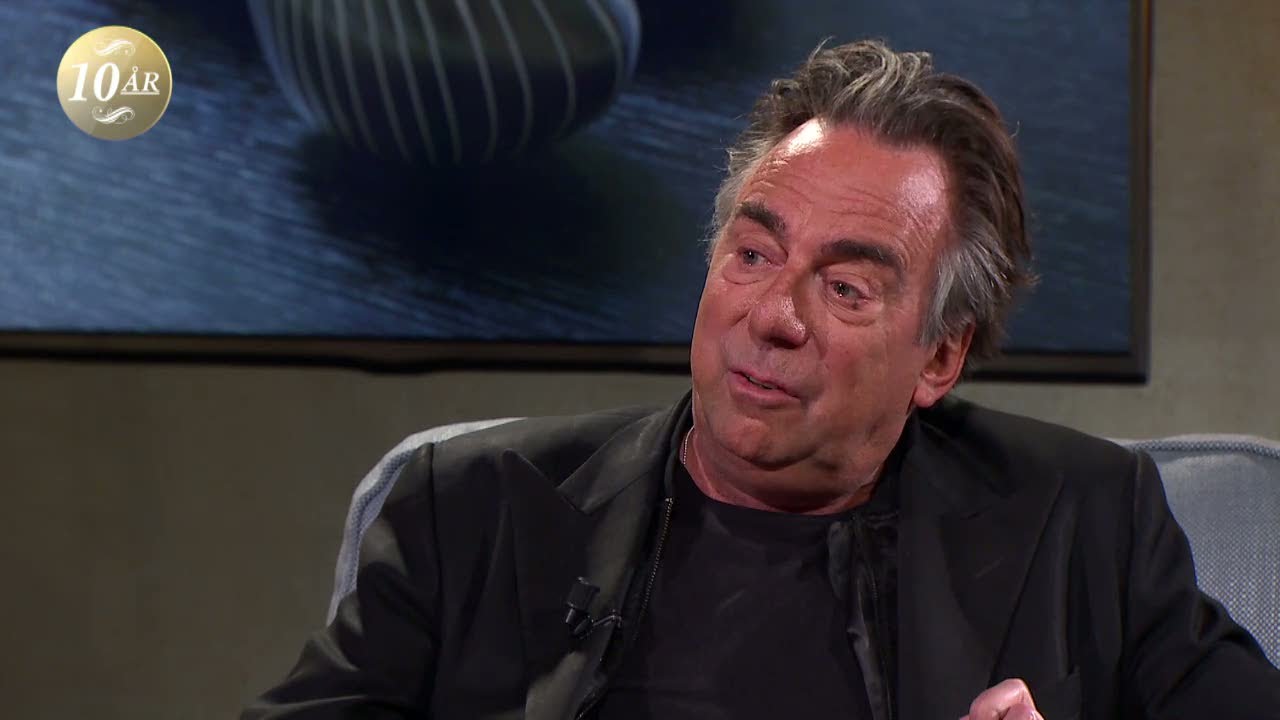 ”Svartsjuka innebär att man bryr sig” - Malou Efter tio (TV4)