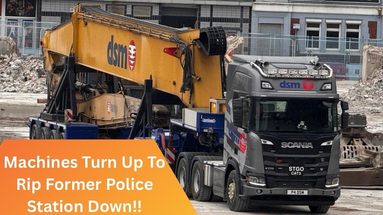 EPIC HUGE Machinery Arrives At Blackpool Courts As We Try The New "Trend"  Restaurant Opened Today!