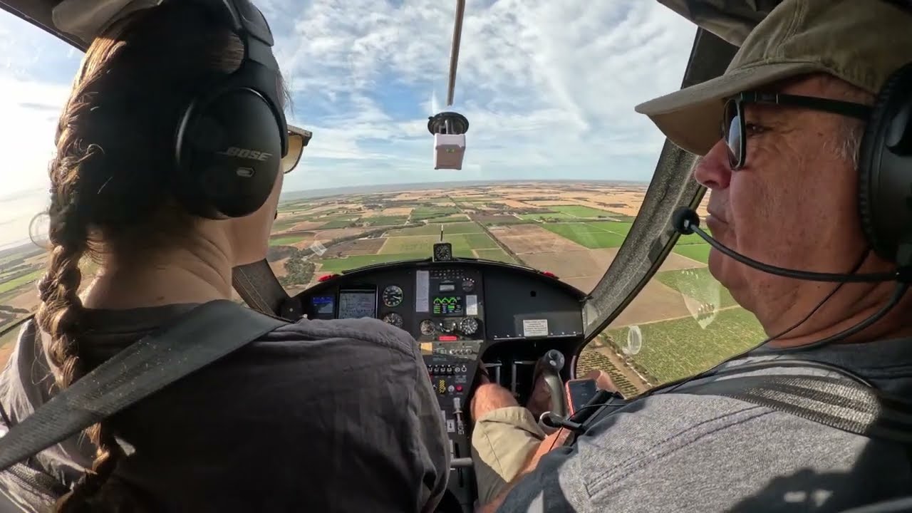 Flying a Magni M24 Plus gyroplane