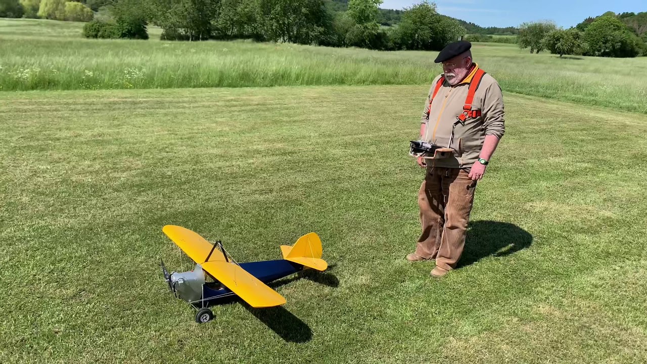 Aeronca C2 von R.H. Modells - Rolf fliegt
