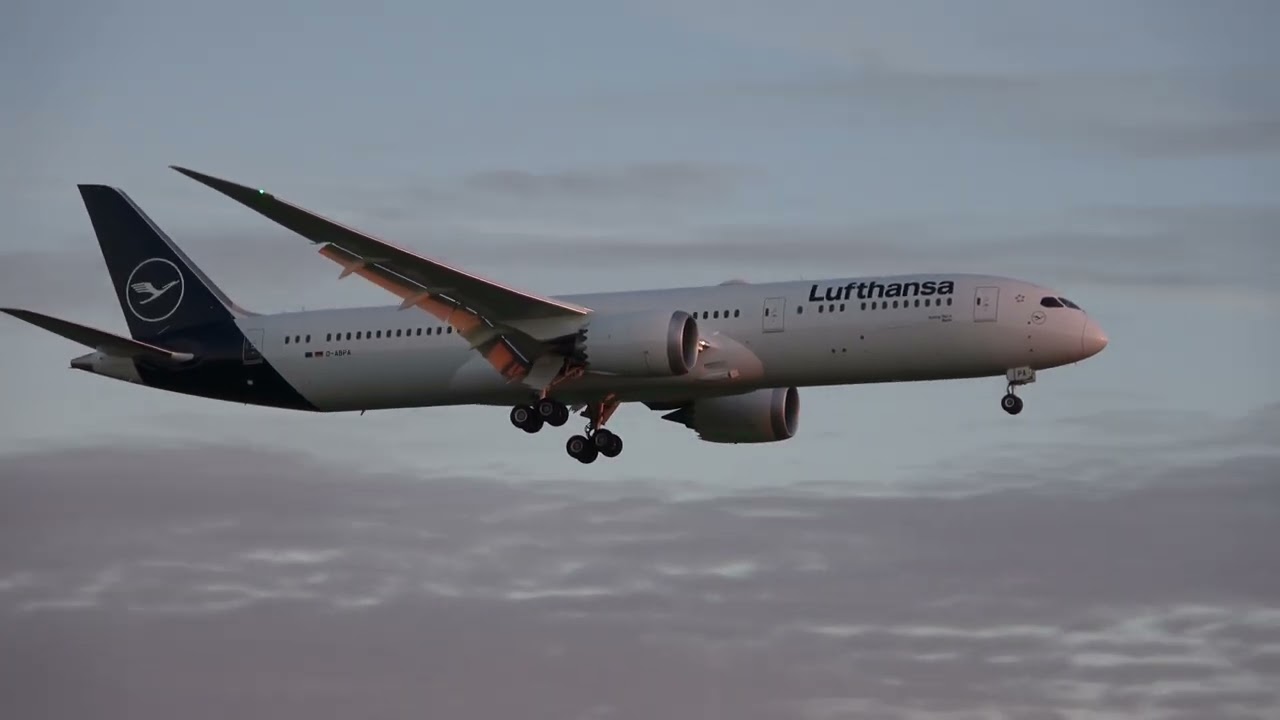 4K Lufthansa Boeing 787   9 Dreamliner Reg  D   ABPA Rostock   BER 16 10 2022
