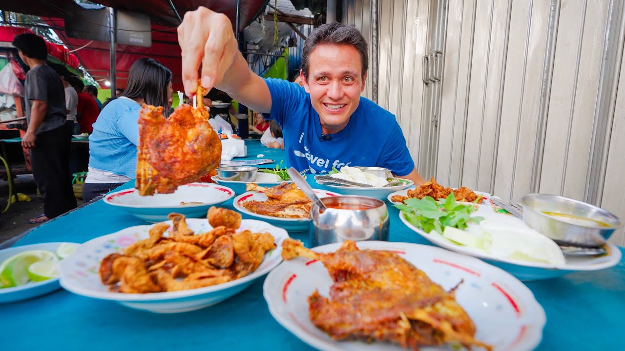Back in Indonesia!! 🇮🇩 INDONESIAN STREET FOOD + World’s Best Fried Duck in Surabaya!!